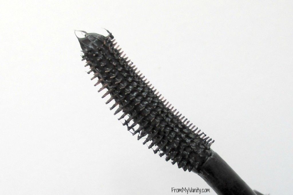 benefit-rollerlash-mascara-bristles