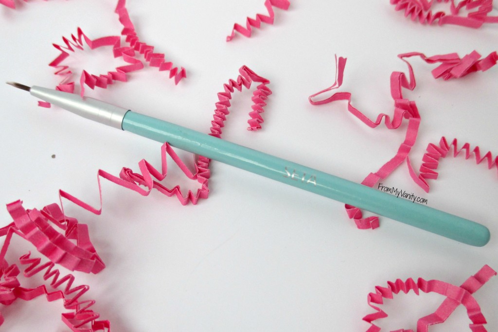 boxycharm-august-unboxing-seta-liner
