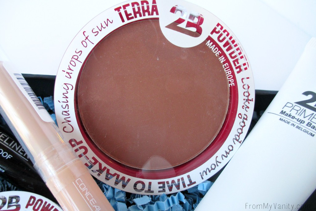 2B Colours Terra Powder works as an all over bronzer...or even just a natural-looking blush!