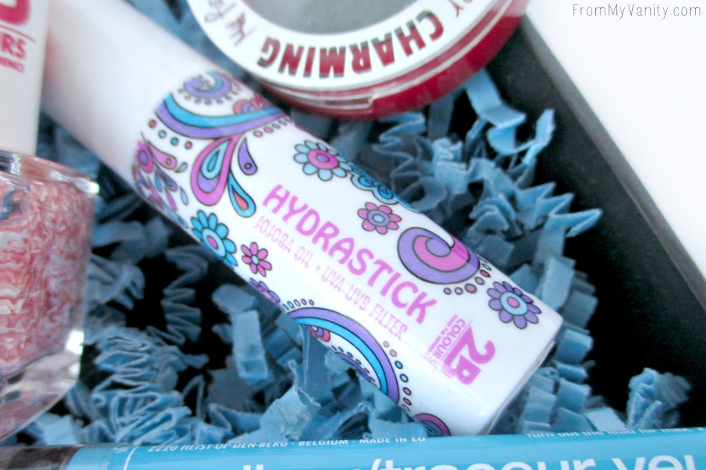 This lip balm from 2B Colours provides nice moisturization and a nice sheen to my lips! 