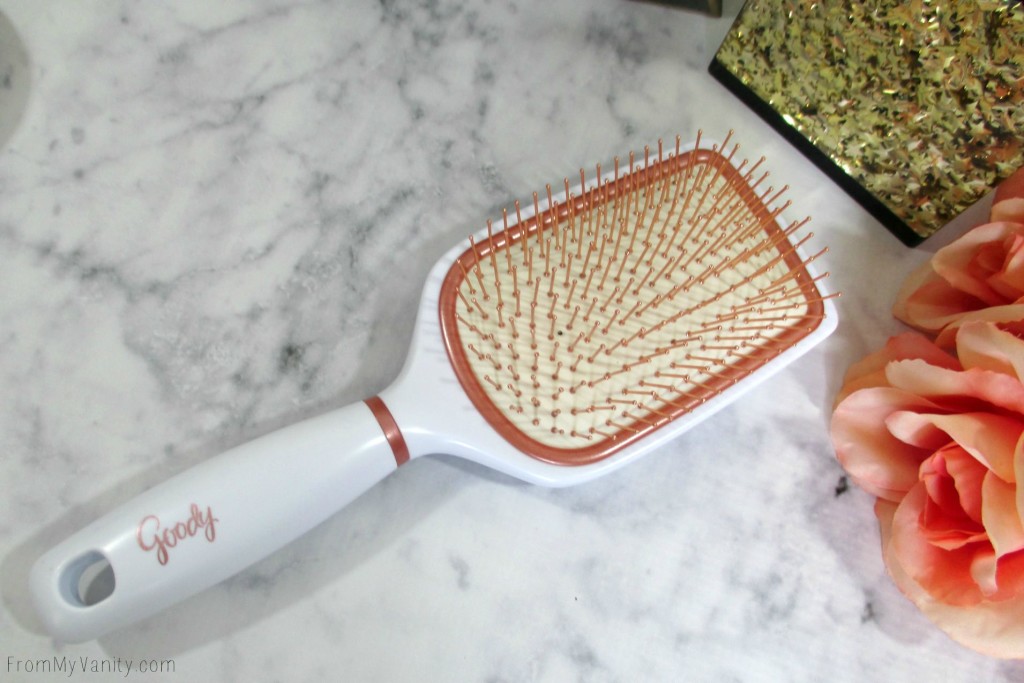 Quick Hairstyles for Busy Moms // Goody Brushes // Clean Radiance // FromMyVanity.com #goody #hairstyles