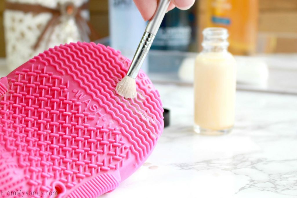 5 Ways to Wash Your Makeup Brushes | DIY Makeup Brush Cleaner | Sigma Glove