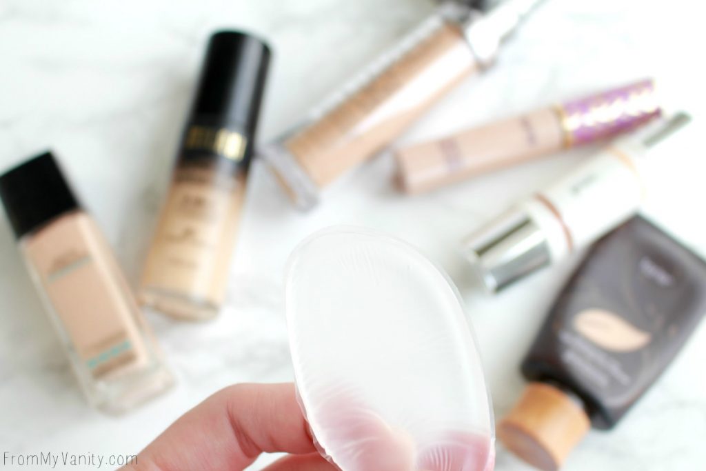 The silicone sponge - or SiliSponge - is rethinking the way you apply your face makeup!
