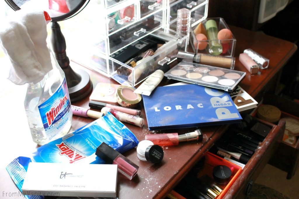 5 Tips to Keep Your Vanity Clean - Makeup Mess 