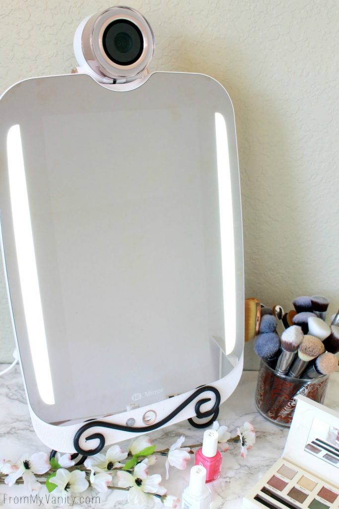5 Reasons Why the HiMirror PLUS is the Ultimate Gift | And it gives you a large mirror!