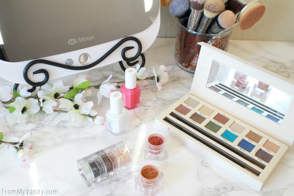 5 Reasons Why the HiMirror PLUS is the Ultimate Gift | Fits easily onto your vanity