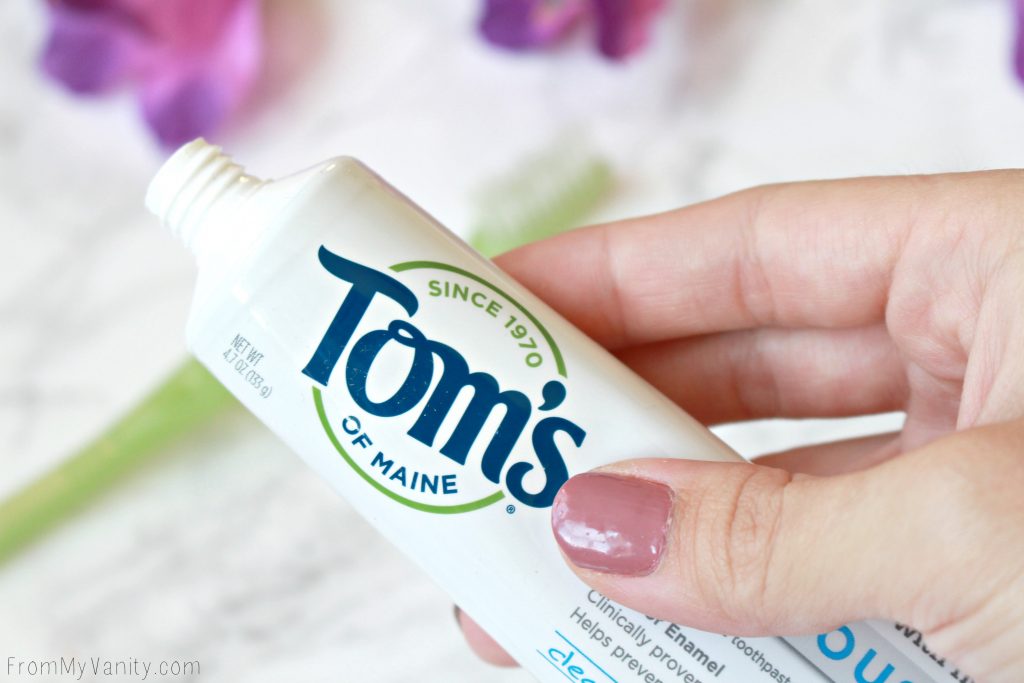 Achieving Whiter Teeth Naturally with Tom's of Maine | contains no artificial flavors, colors or preservatives. Plus it's gluten free. 