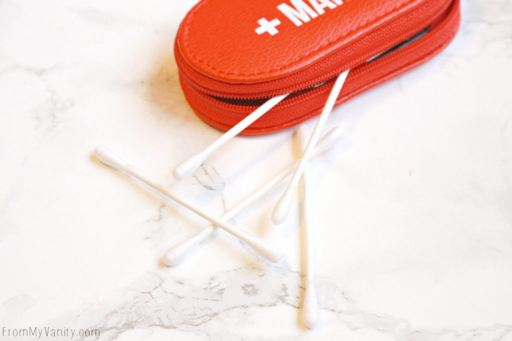 5 Purse Essentials Every (Practical) Makeup Junkie Needs | Q-Tips