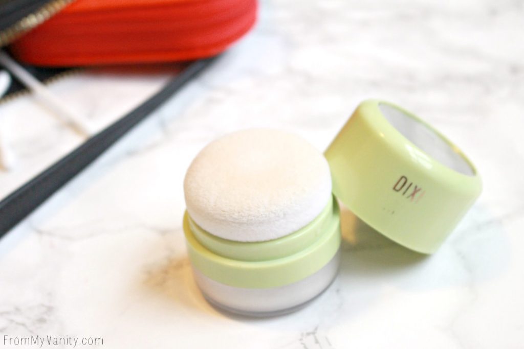 5 Purse Essentials Every (Practical) Makeup Junkie Needs | Pixi Beauty Quick Fix Powder